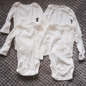 4pk NB Onesies.